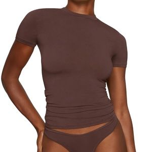 SKIMS Short Sleeve Long T-Shirt in Cocoa XS